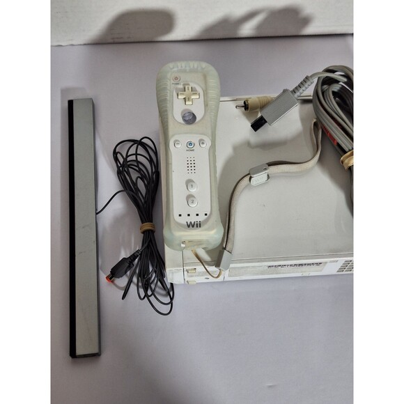 Nintendo WII Console w/ Cables, Sensor, Controller TESTED AND WORKS White - Picture 2 of 14
